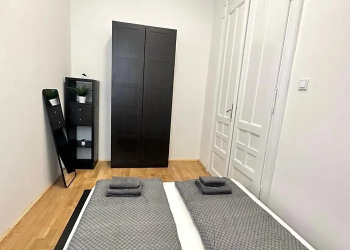Elegant Apartman For 8 Person With Free Parking For 2 Cars