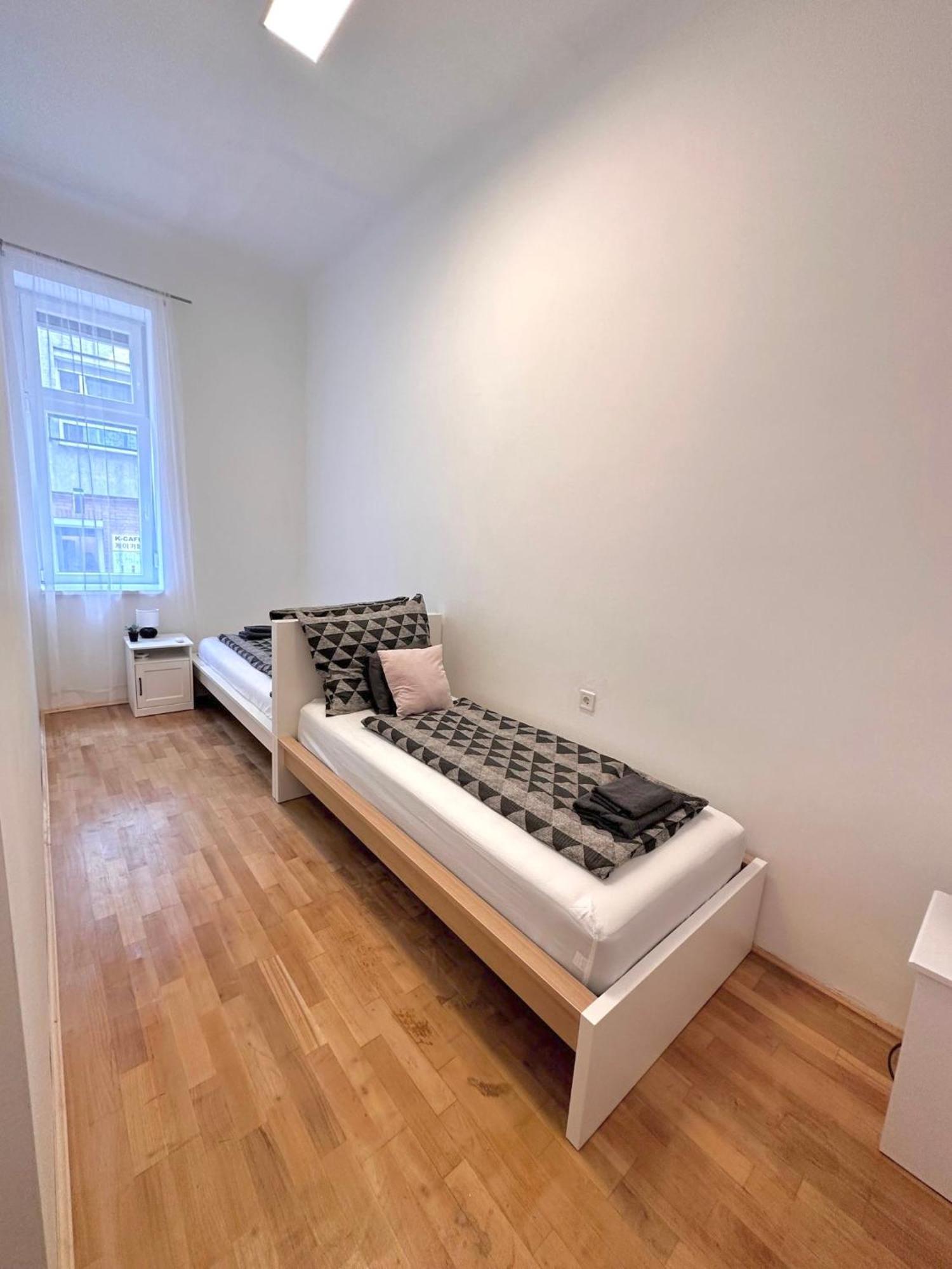 Elegant For 8 Person With Free Parking For 2 Cars Apartamento