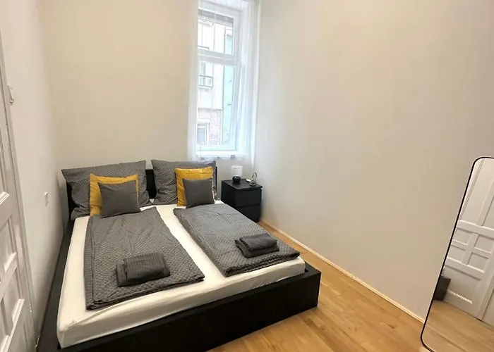 Elegant Apartman For 8 Person With Free Parking For 2 Cars